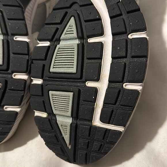 Nike women sneakers size 10 - Picture 11 of 12